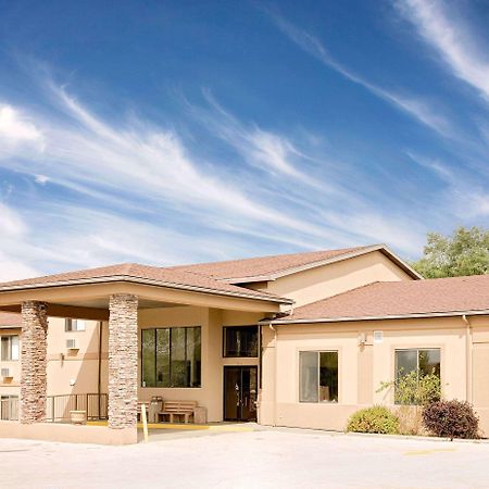 Days Inn By Wyndham Boonville Exteriör bild