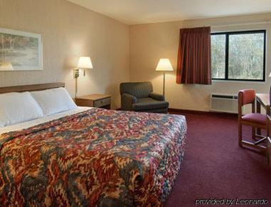 Days Inn By Wyndham Boonville Rum bild